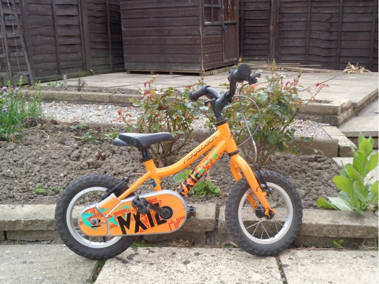 ridgeback 12 inch bike